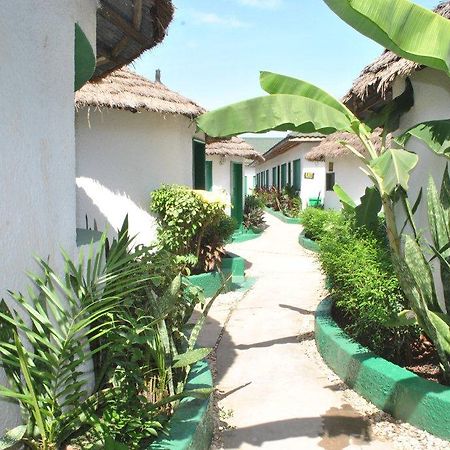 African Village Hotel Bakau 外观 照片